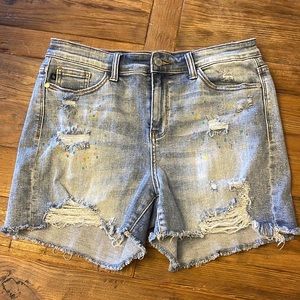 Judy Blue paint splattered shorts